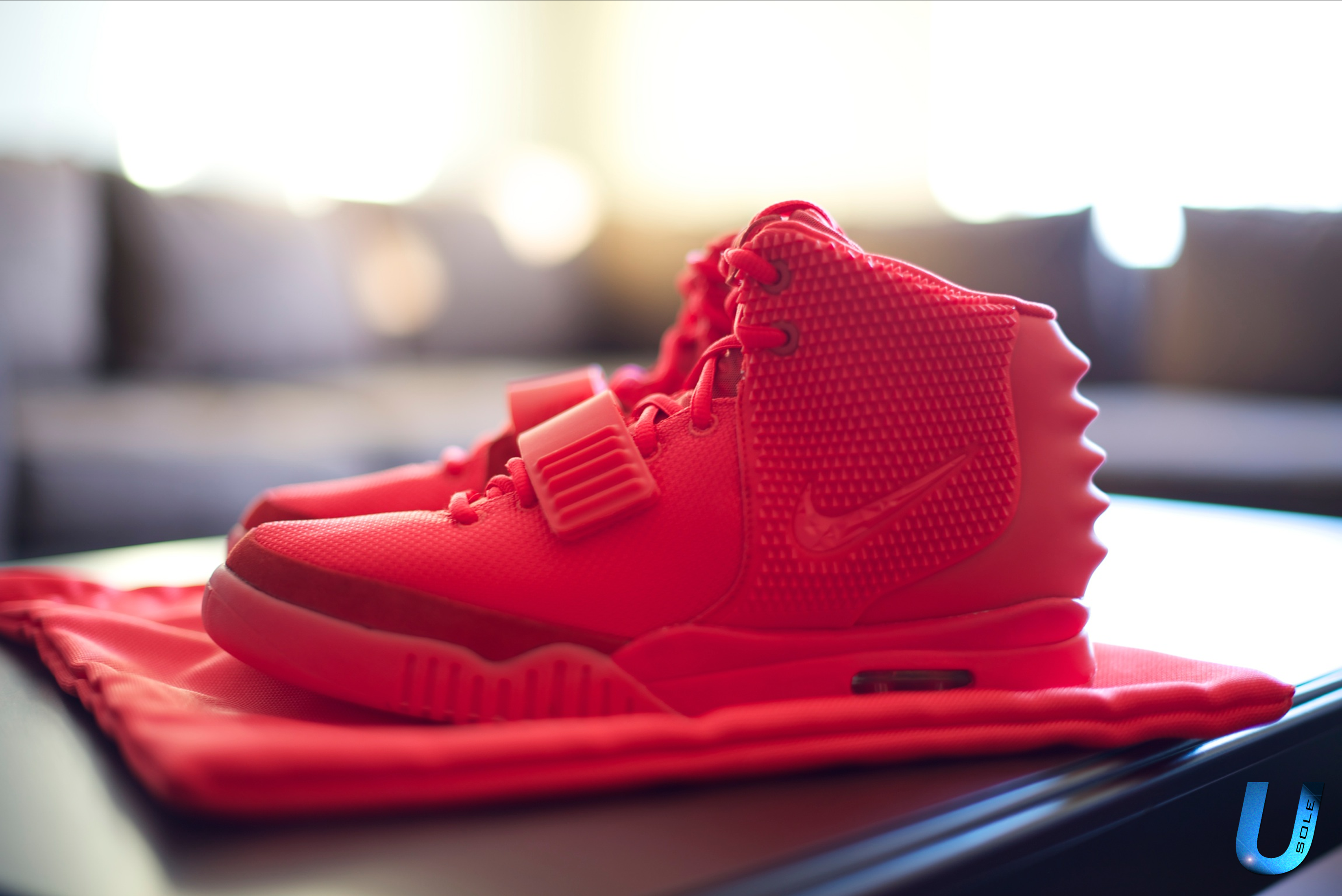 nike air yeezy 2 red october price in india